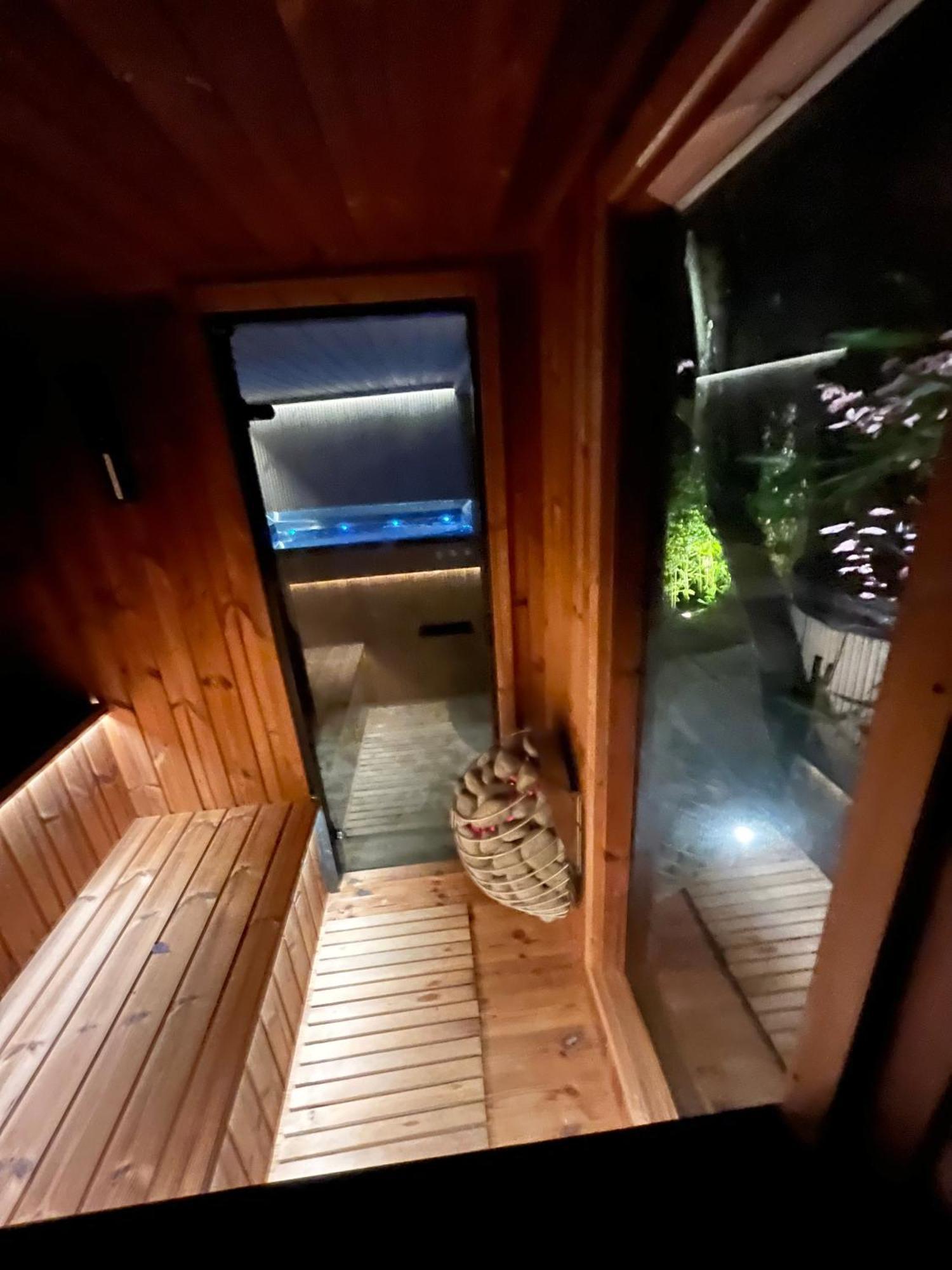 Tauberchalet I Boutique-Ferienhaus Mit Sauna, Whirlpool & Natur I 10Min Walk To Historic Old Town Rothenburg ob der Tauber Exterior photo